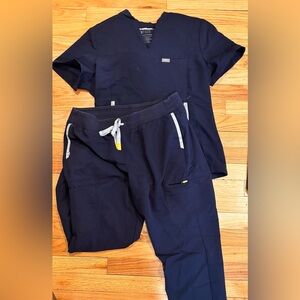 Figs scrub assortment lot~ 4 scrub pants and 1 top
